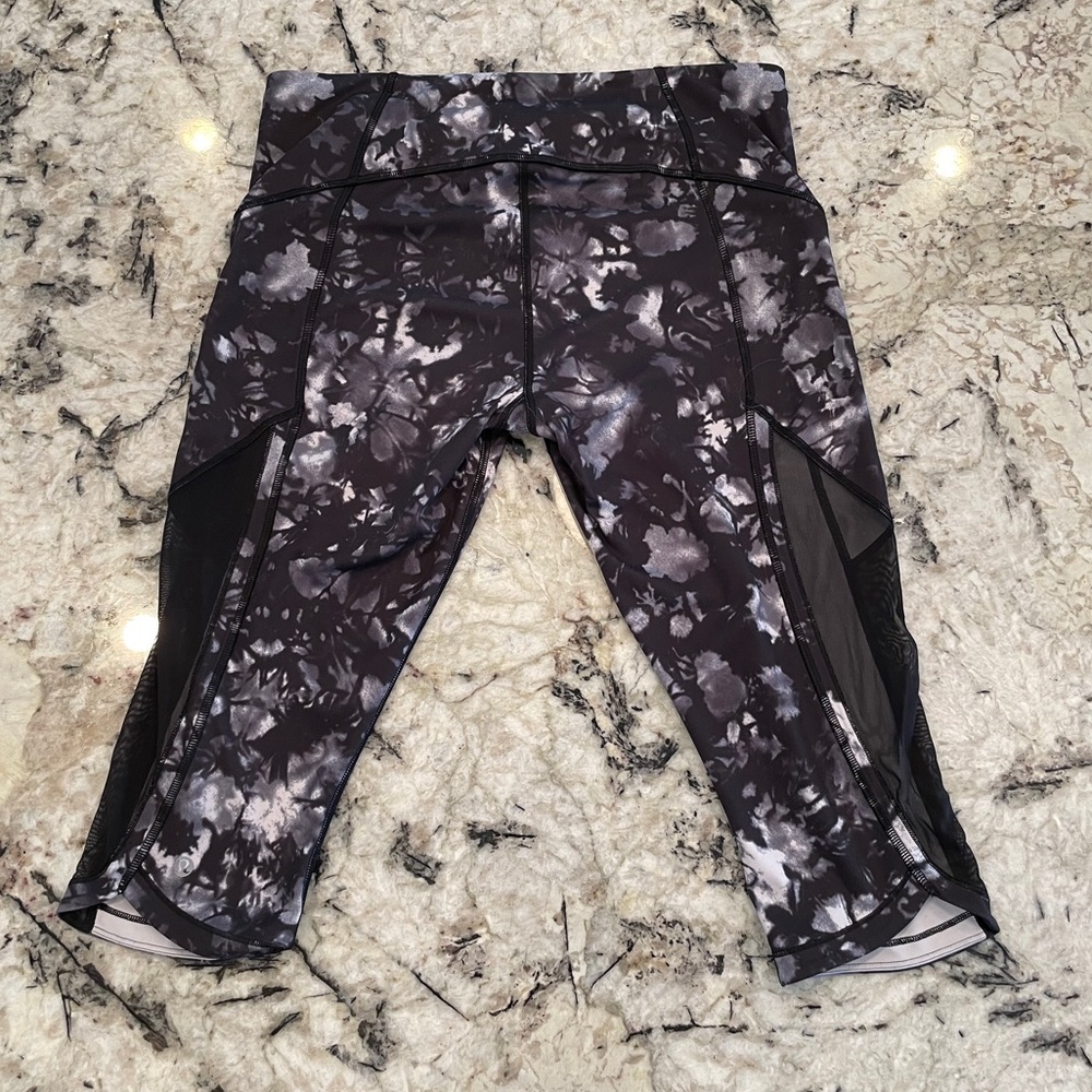 Lululemon Athletica 3/4 length leggings